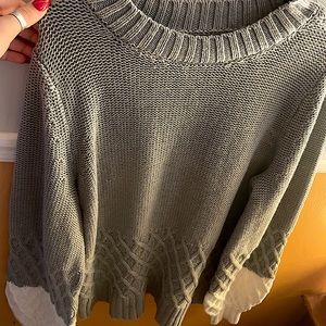 Knitted Sweater • Size L